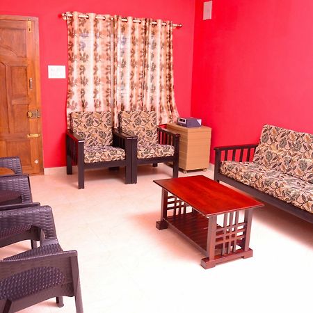 Coorg Girinivas Deluxe Homestay-Wi-Fi Madikeri Extérieur photo